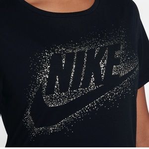 Nike women’s metallic tee